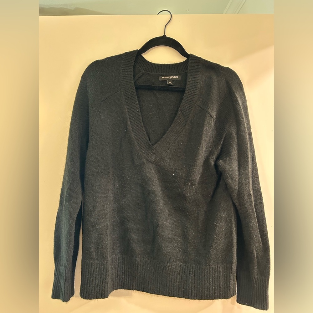 Banana Republic Black V-Neck Pullover